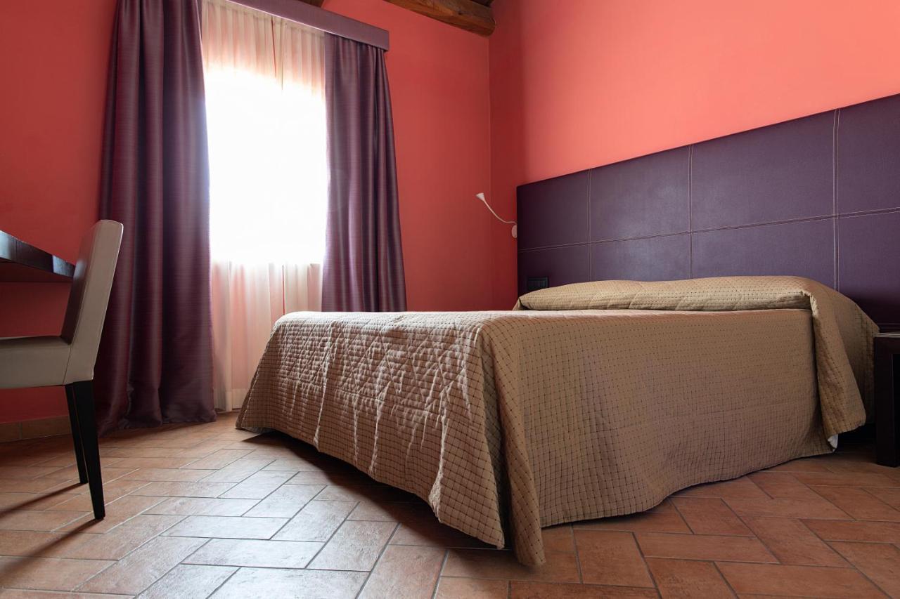 Magione Papale Relais Hotell LʼAquila Eksteriør bilde