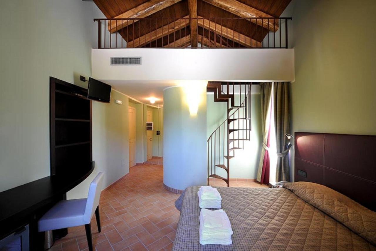 Magione Papale Relais Hotell LʼAquila Rom bilde
